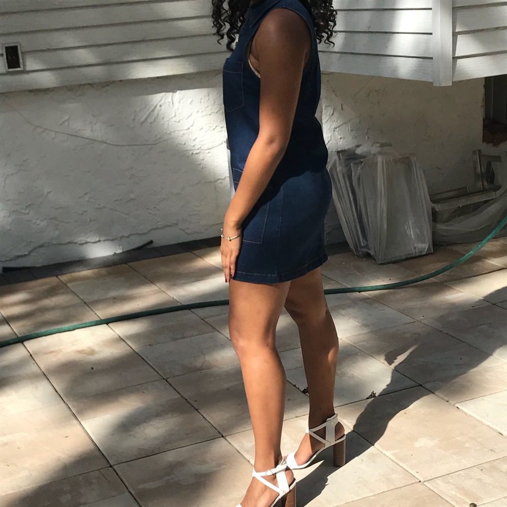 Small denim dress with zip up feature